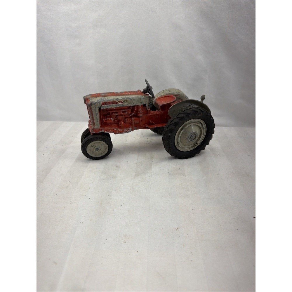 VINTAGE Ford 900 Series Tractor w/ 3pt hitch ORIGINAL 1/16
